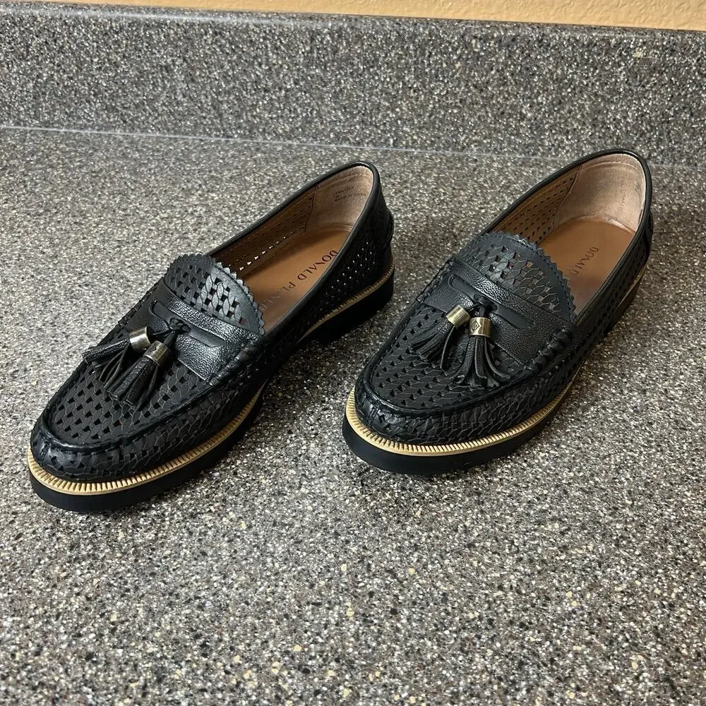 Donald Pliner Womens 7M Black Leather Flats Comfort Casual Tasseled Cut Out Shoe